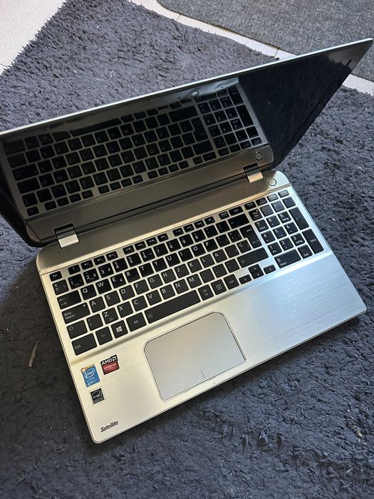 laptop toshiba P50, core i7, ram 12 gb, hdd 1 tb