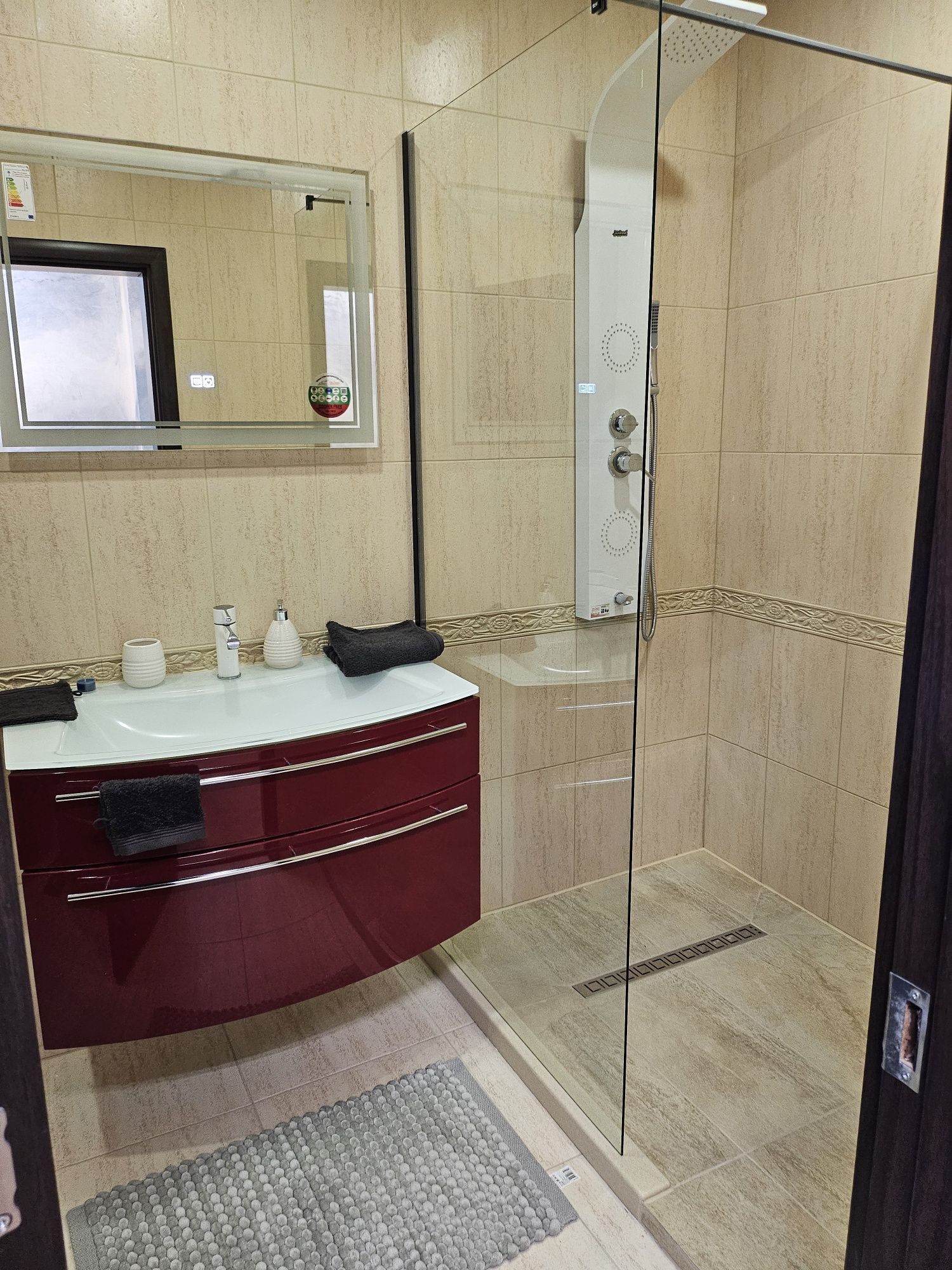 Продавам 3 стаен Апартамен в с.Приселци