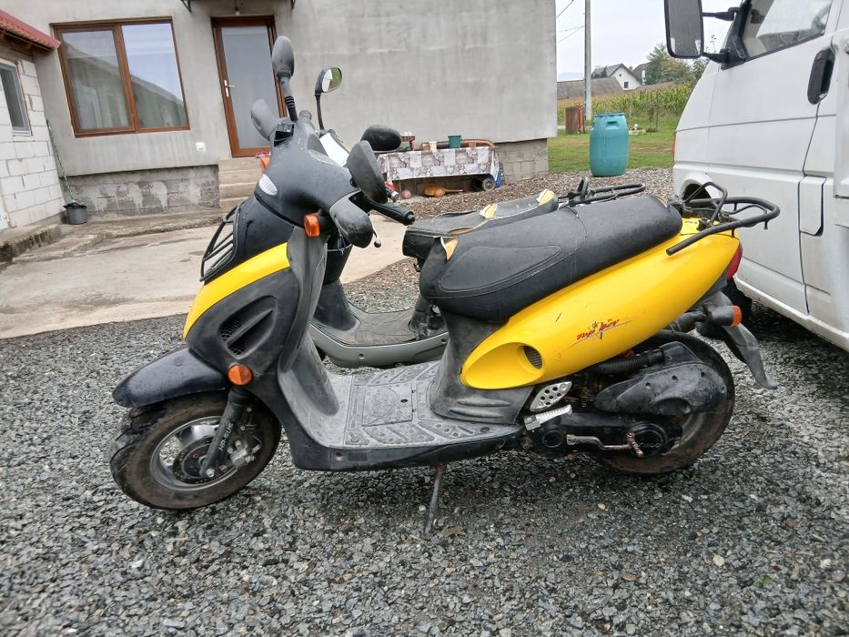 Vând sau schimb scutere de 49 cc