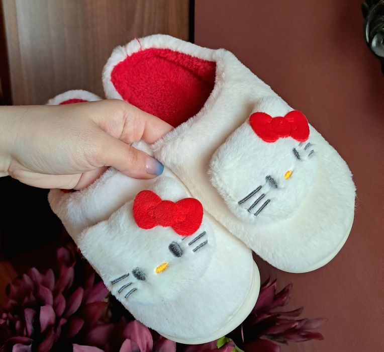 Papuci de casa hello kitty papuci noi de casa cocheti