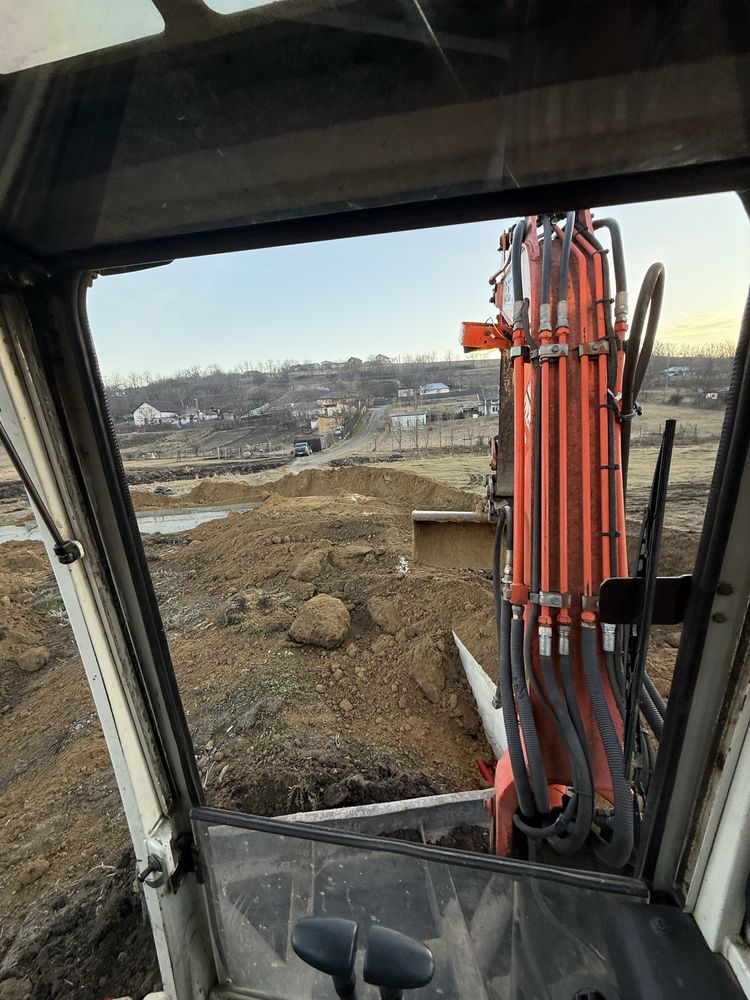 Buldo / Buldoexcavator Mini Excavator Bobcat de inchiriat
