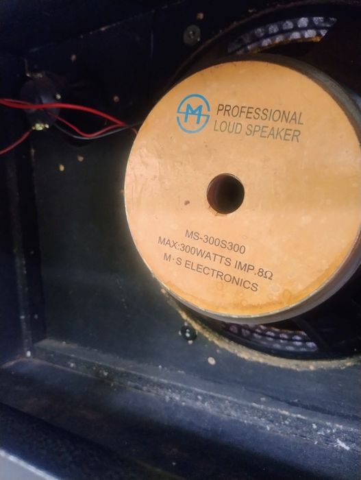 КУБЕ ЗА КИТАРА /комбо усилвател/