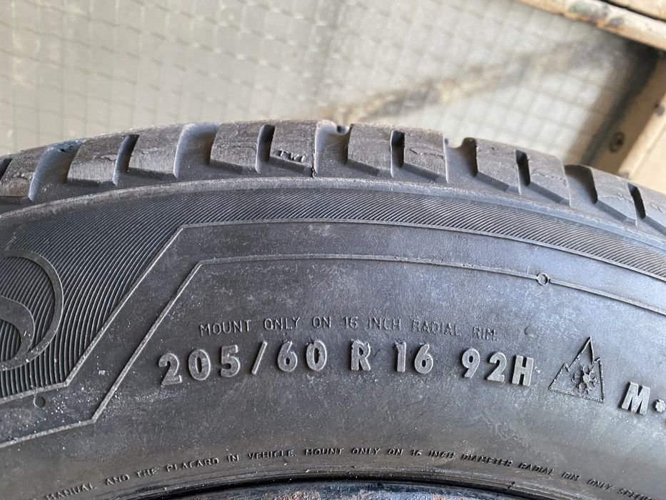 Гуми michelin semperit с джанти 16 цола 205 60 16 свалени от мерцедес