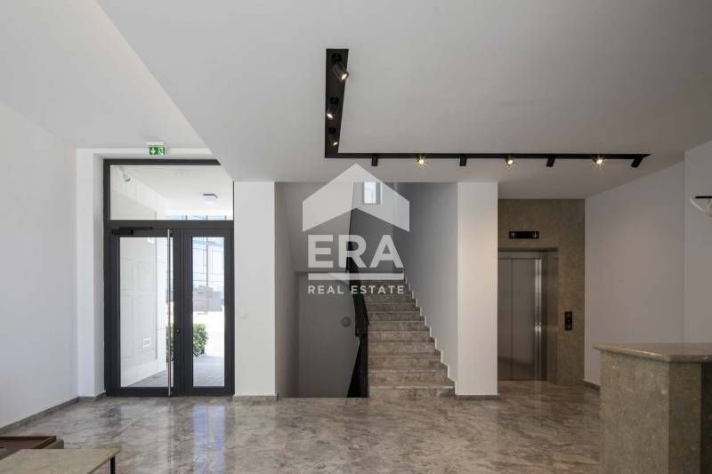 Продава се Многостаен апартамент в София, Хладилника - 298 кв.м за 2685 €/кв.м - Снимка #2