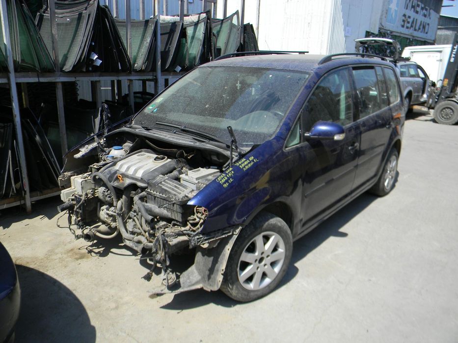 Dezmembrari  VW TOURAN (1T)  2003  > 2010 1.9 TDI Motorina