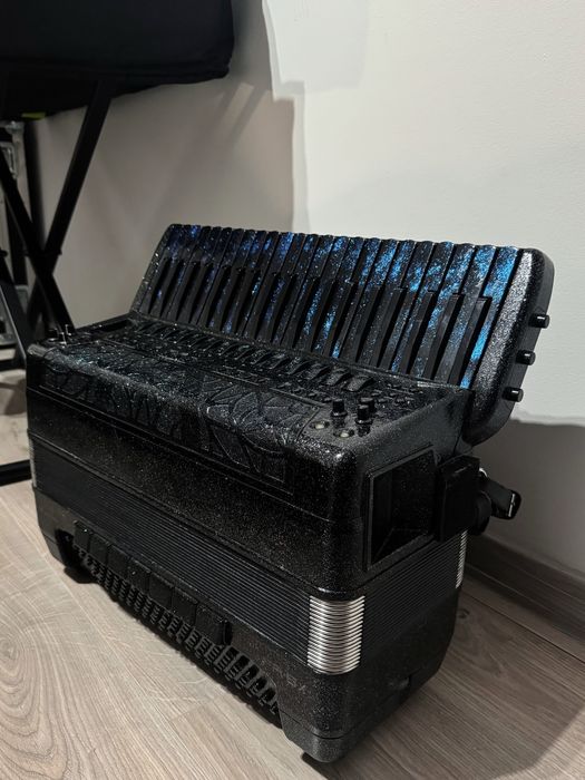 Vând Roland fr8x unicat