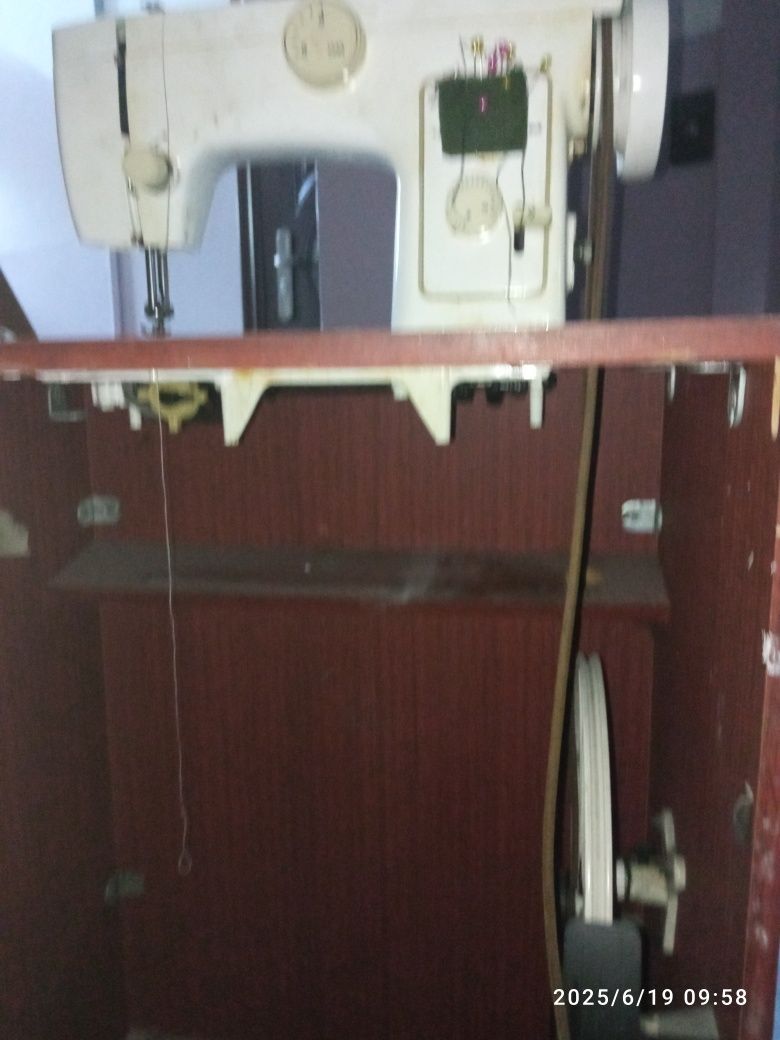 Продам Швейную машину ножную