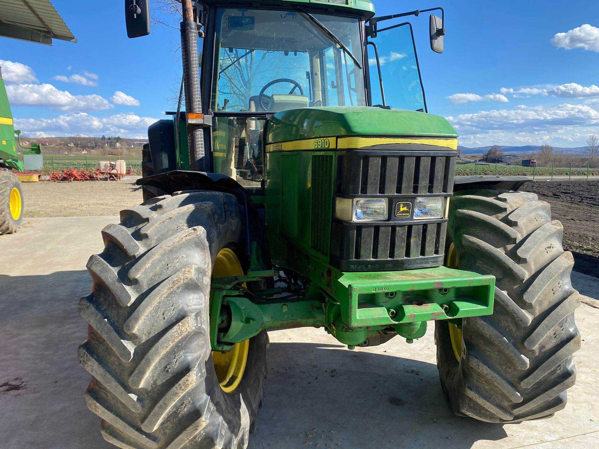 Tractor John Deere 6910S