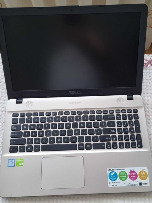 Laptop Asus, procesor Intel I3, Video dedicata 2GB, 8GB ram, 256 SSD.