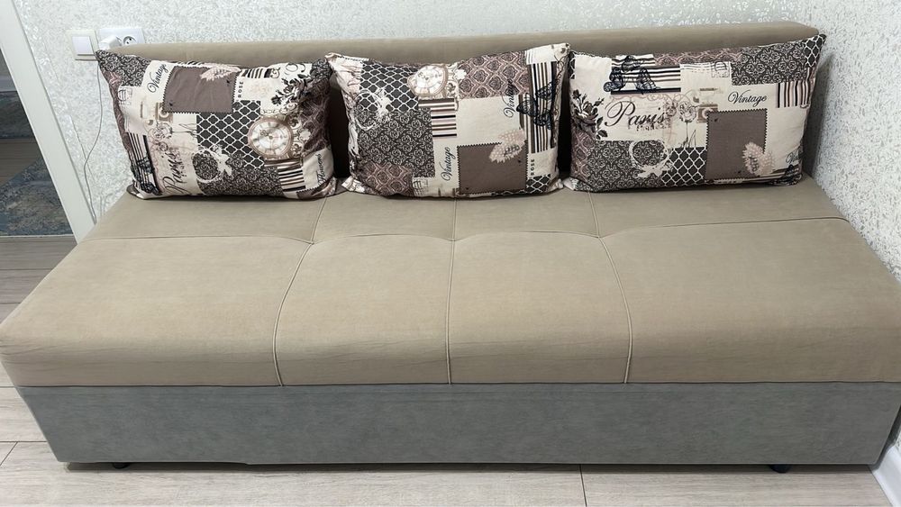 Продается тахта в отличном состочний