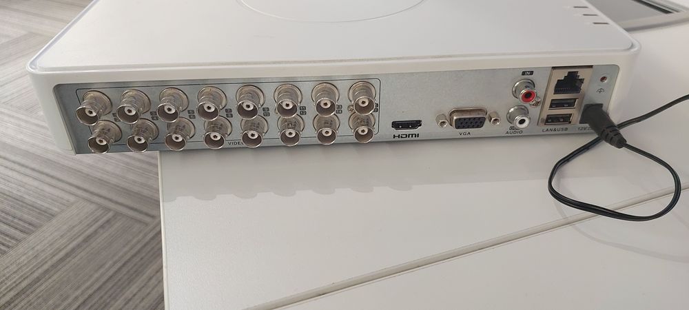 Видеорегистратор Hikvision/HiWatch