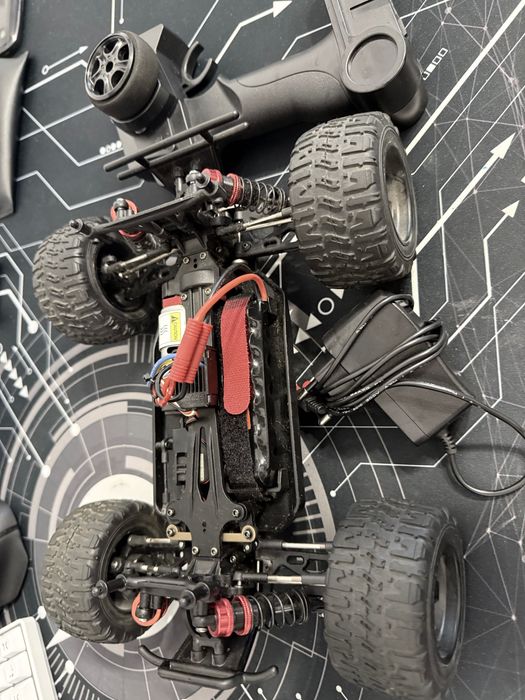 Automodel Batan MTruck 4X4 / 1:16 - vezi descriere