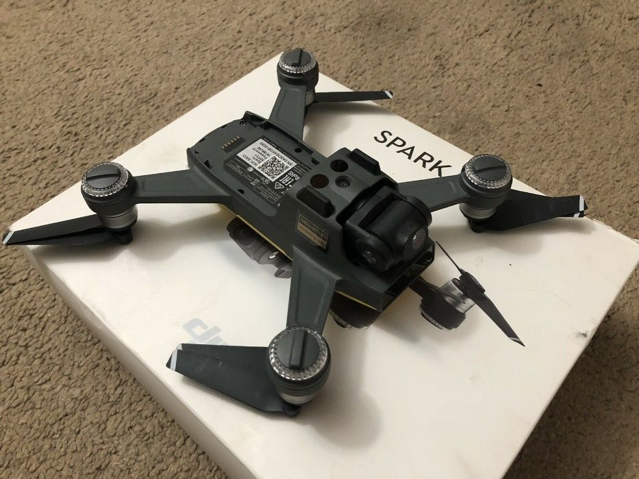 Дрон Dji Spark и дистанционно, controller