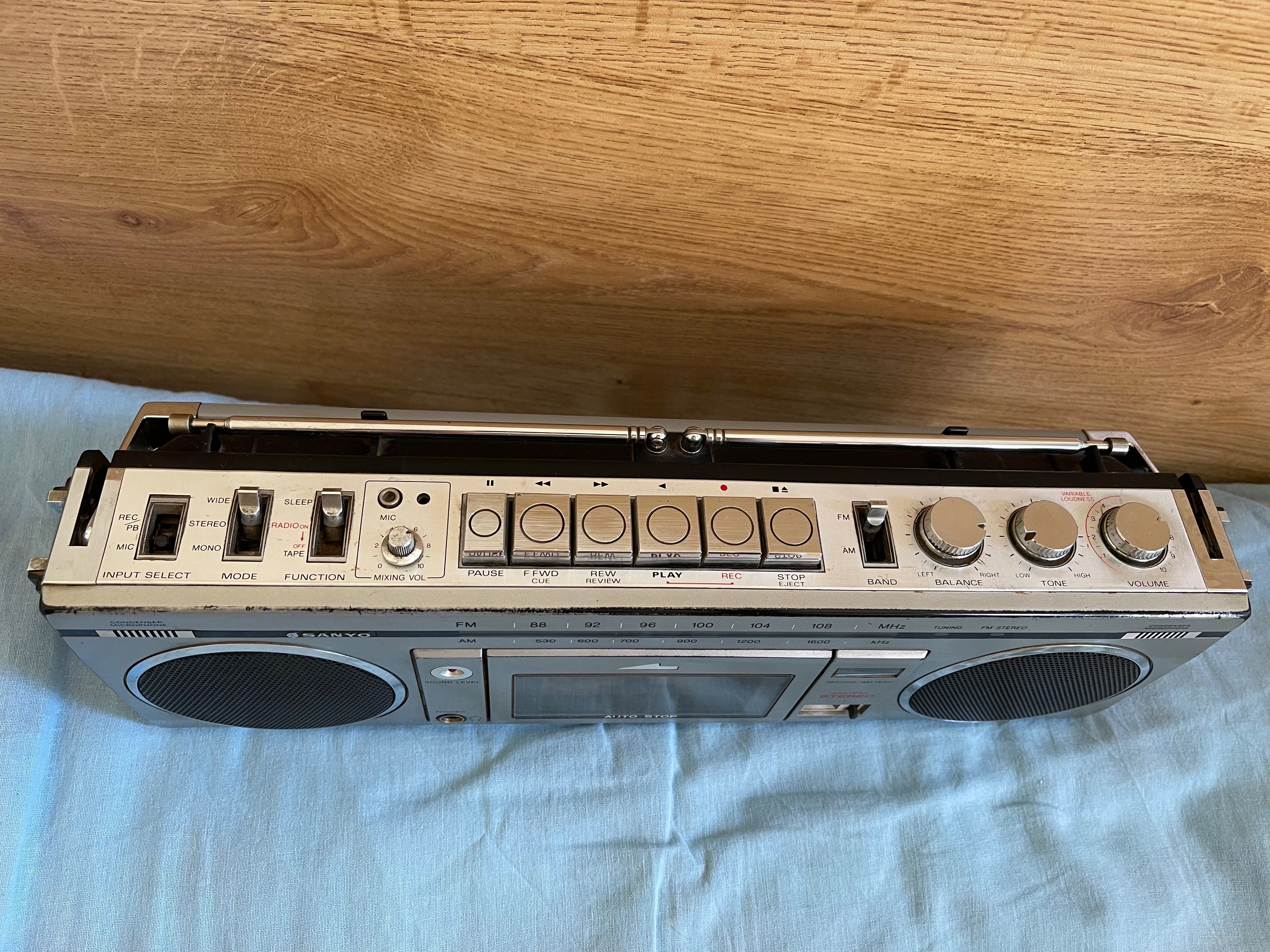 Sanyo M7700F Japan mini boombox