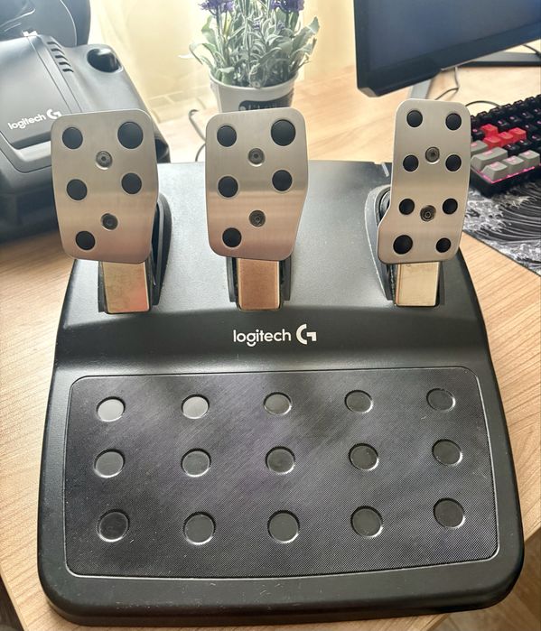 Logitech g29 + Forza Horizon 5 акаунт.