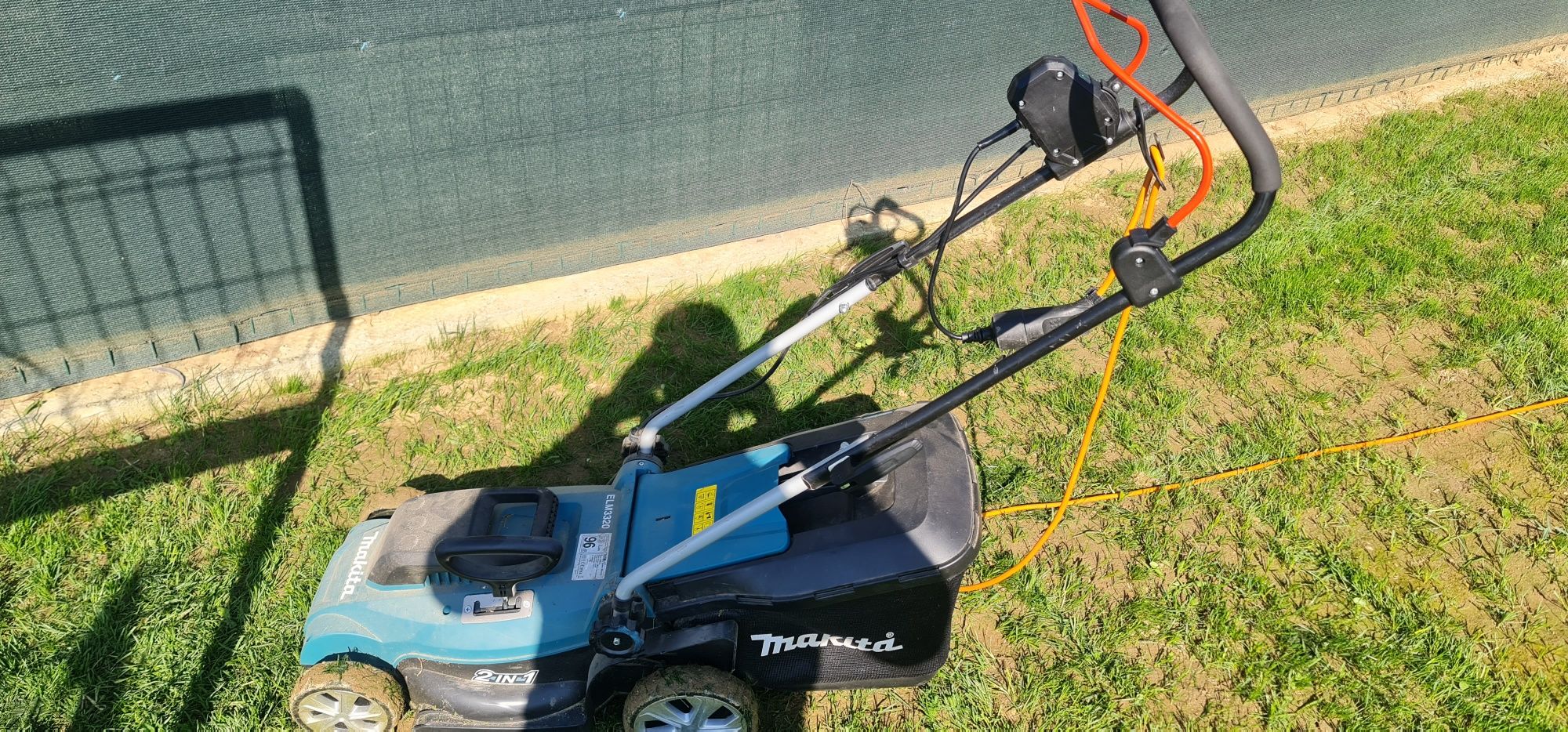 Masina de tuns makita elm320