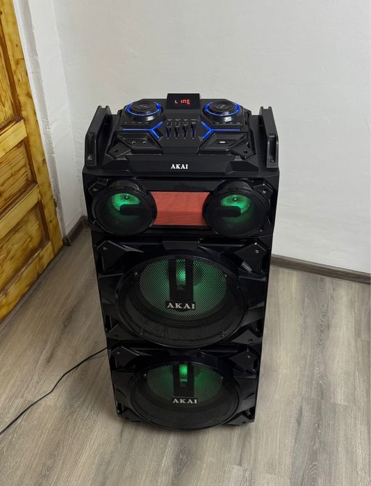 Vand Boxa Akai noua
