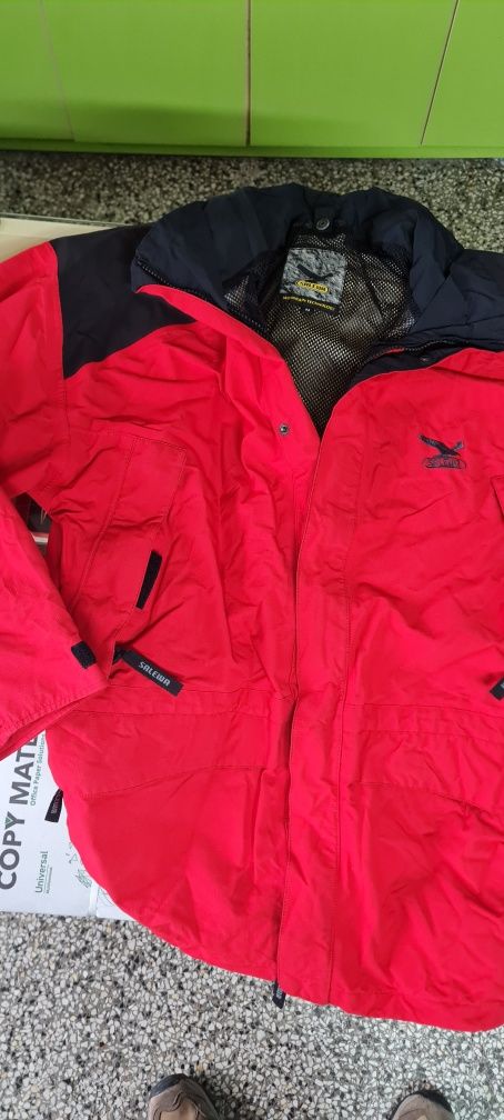 Salewa gore-tex яке размер М / L за туризъм, трекинг