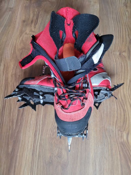 Bocanci Kayland drytooling ice cu coltari Cassin
