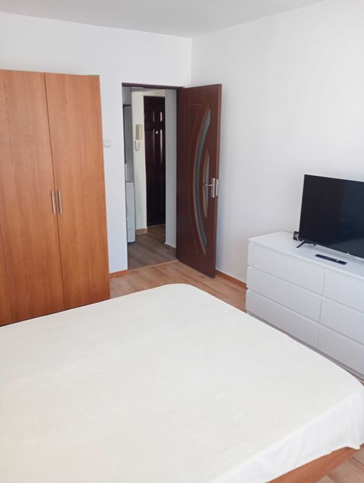 Garsoniera zona Izvor