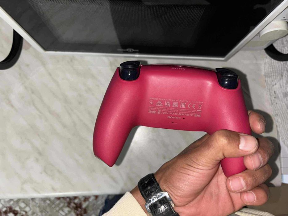 Джостик за PS5..