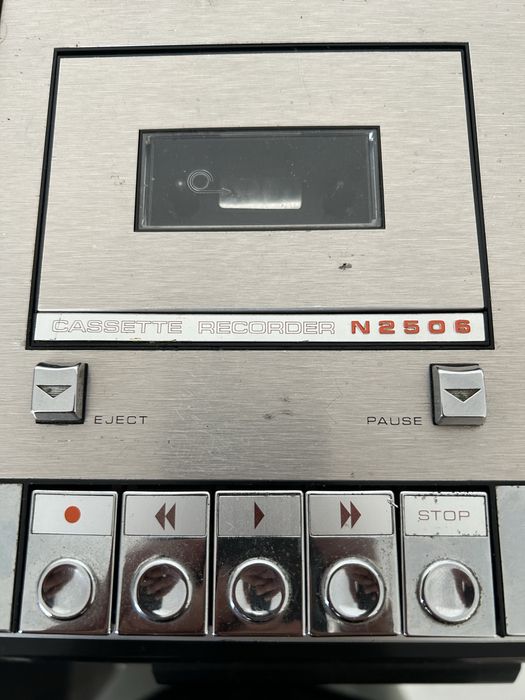 Linie/ combina Philips, radiocasetofon Universum