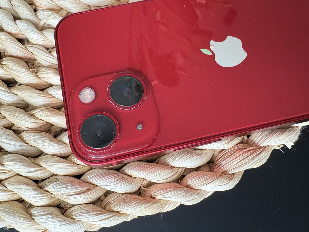 Червен Iphone 13 mini