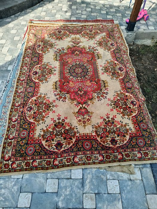 Ковры 2*3 б.у. в