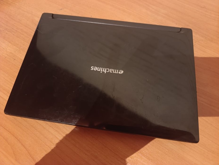 Ноутбук emachines