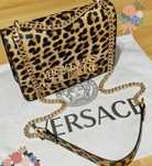 Geanta Versace model animal print, saculet, etichetă