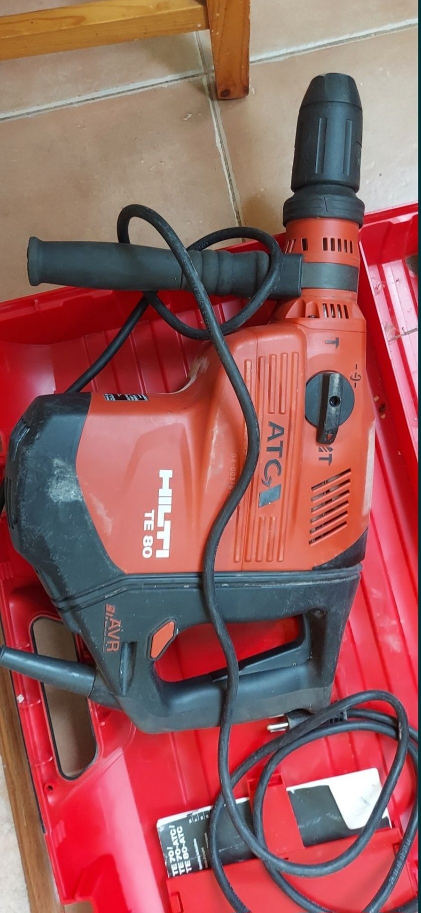 Hilti ТЕ 80-ATC/AVR ударно пробивна машина
МАШИНА Професионална Оригин