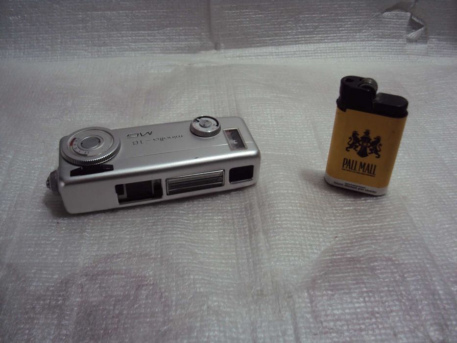 mini aparat foto vechi pe film MINOLTA-16 MG