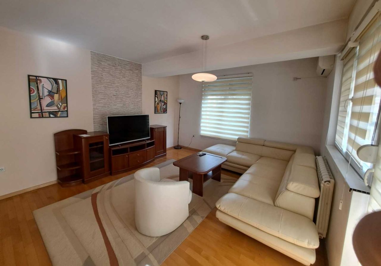 Дава се под наем Двустаен апартамент в Пловдив, Кършияка - 63 кв.м за 250 € - Снимка #1