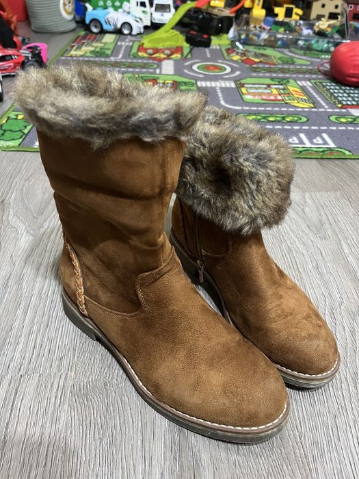 Дамски боти с пух