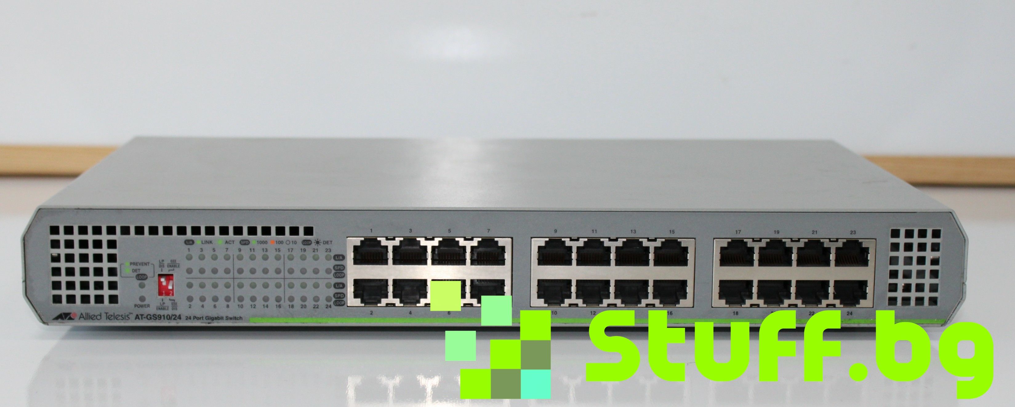 Суич Allied Telesis AT-GS910/24