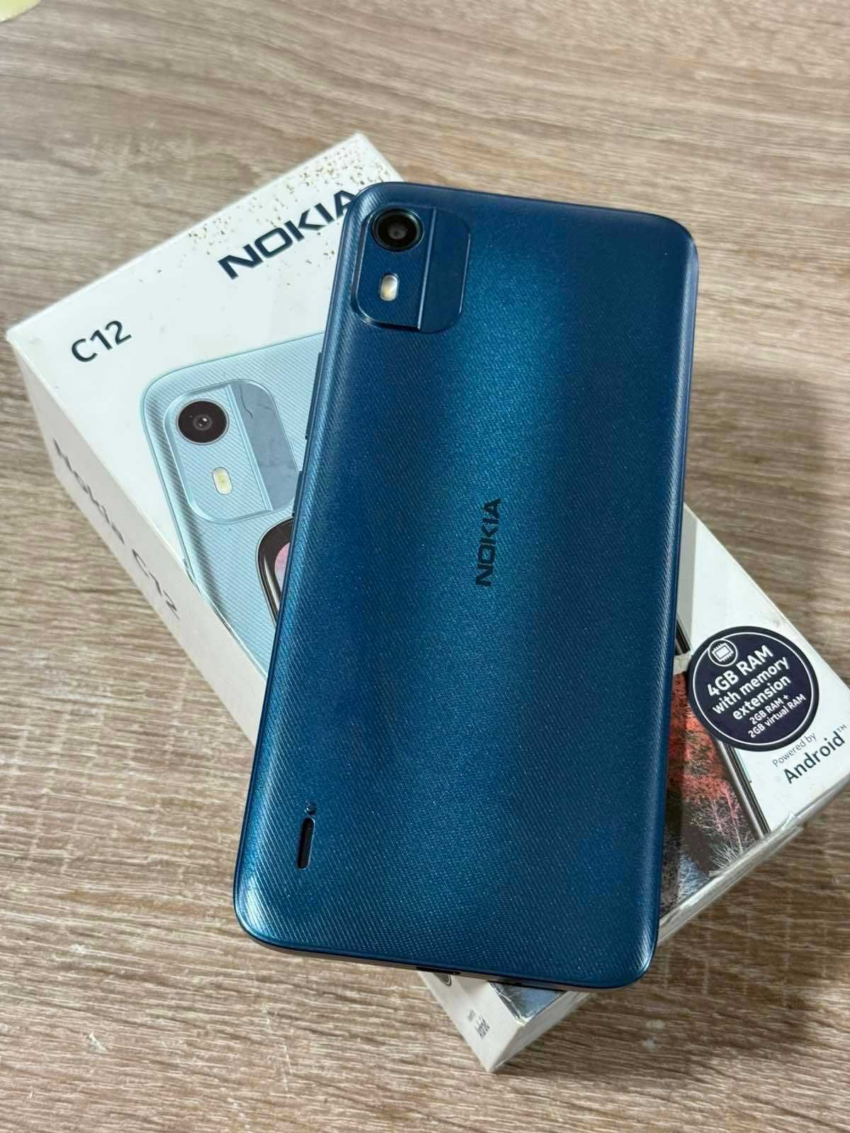 Продавам Nokia C12