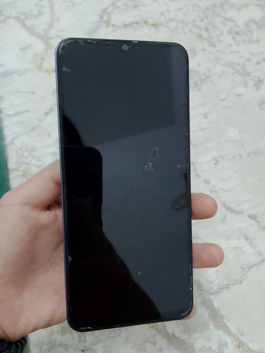 Обменяю телефон 128 гб акум 100 % хорошо зарежает быстро