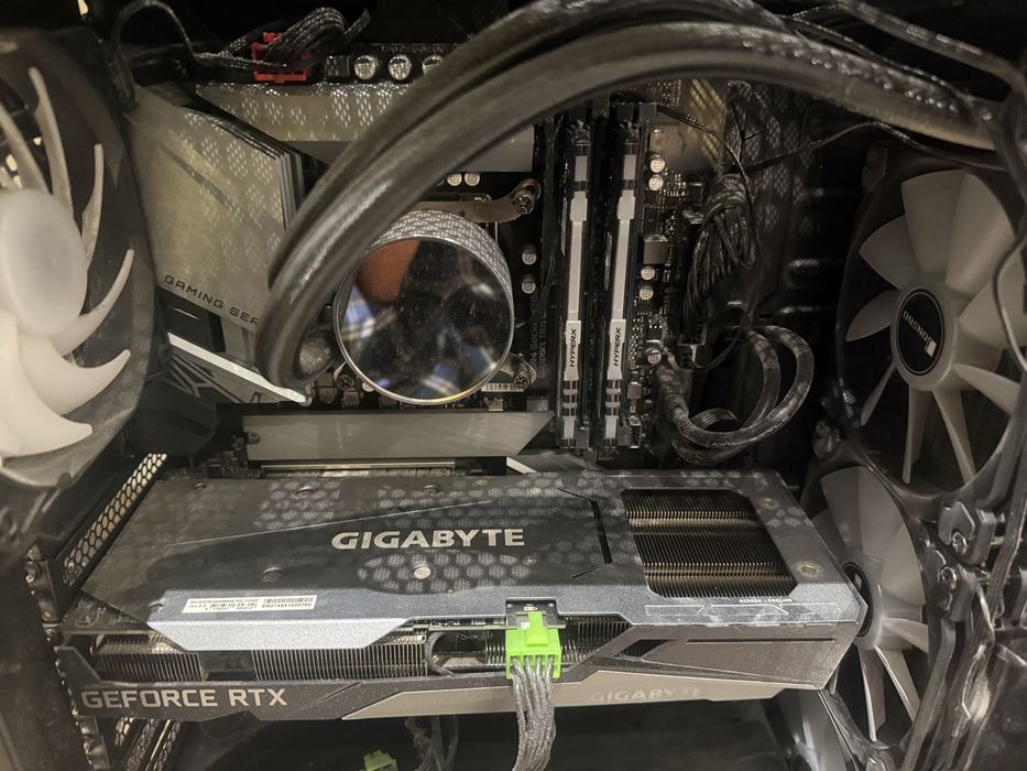 Продам компьютер и 2 монитора