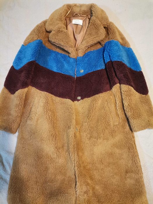 Haina de blana artificiala Bershka marime M