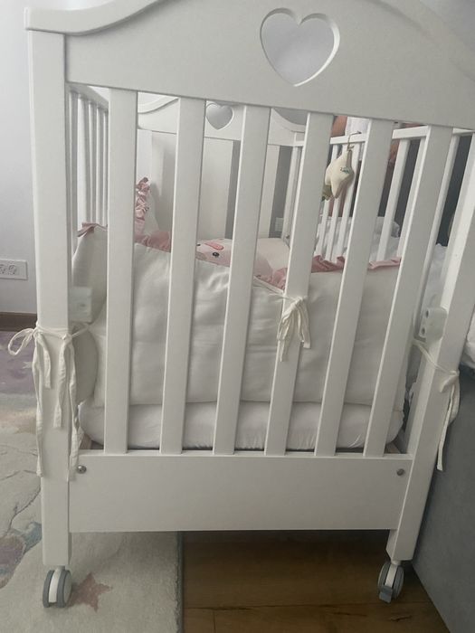 Patut bebe , stare buna. Se vinde cu tot ce este in imagine!