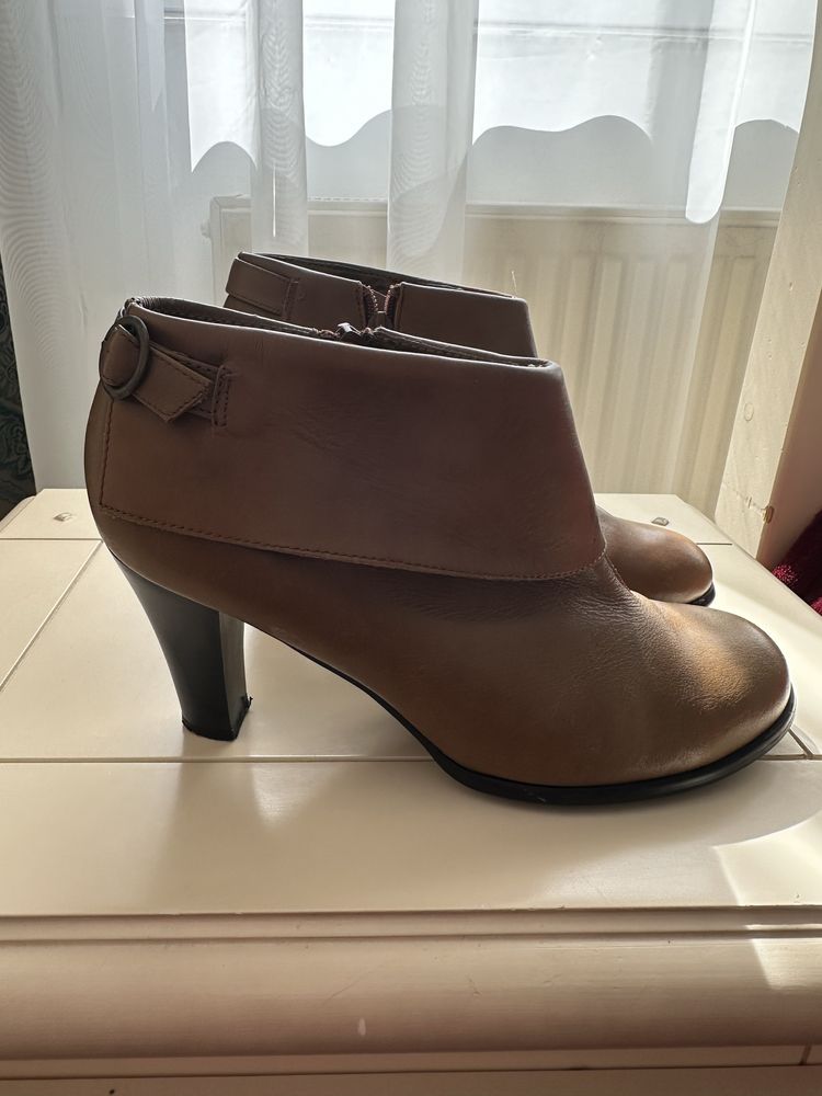 Botine din piele - marime 37