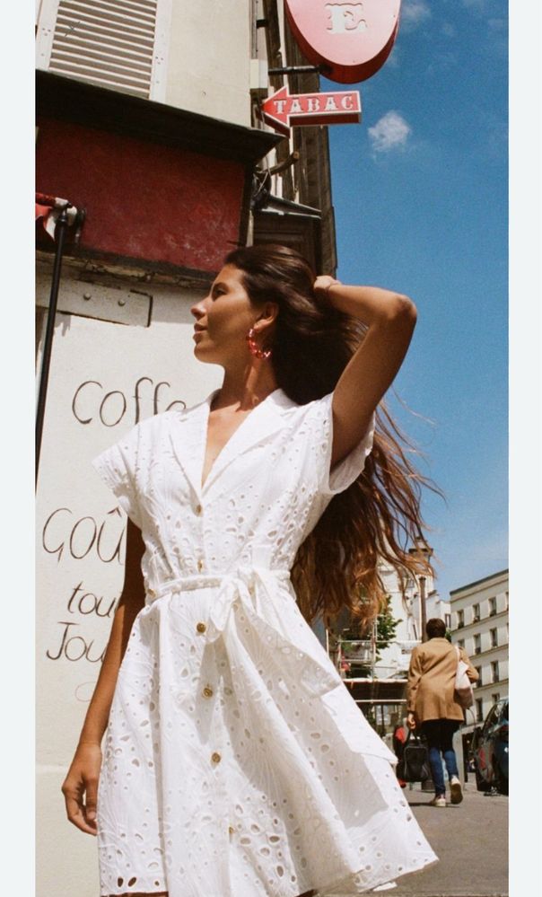 Бяла рокля ZARA.
