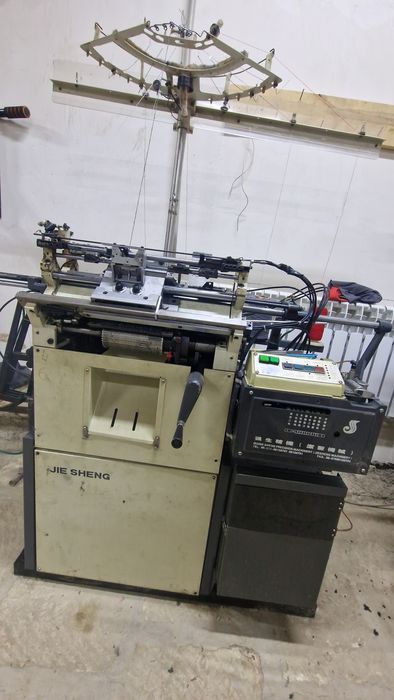 станок для перчатки с оберлок