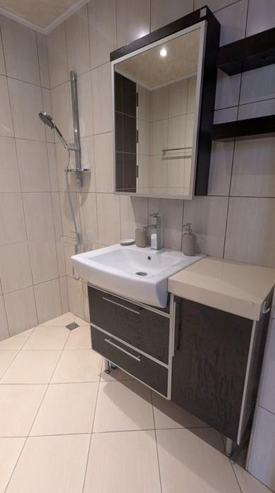 Дава се под наем Тристаен апартамент в София, Красно село - 90 кв.м за 700 € - Снимка #8