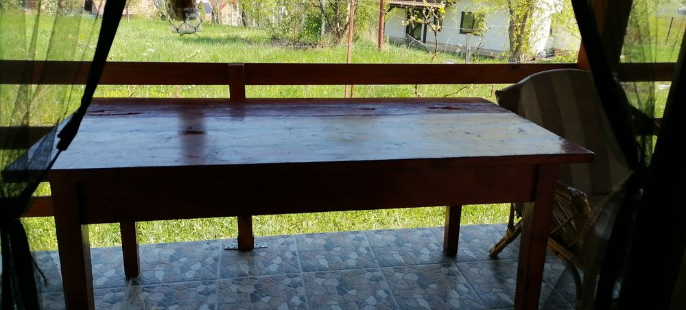 Vand masă din lemn masiv pt. terase sau living