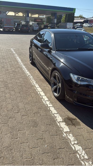 Vînd    Audi    A6