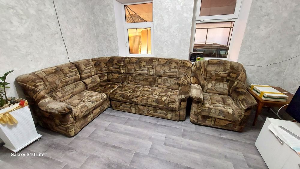 Продам диван угловой