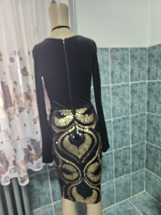 Rochie de seară din catifea si paiete