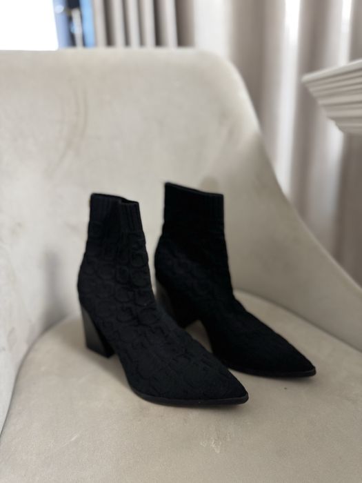 Ghete guess      Cu toc