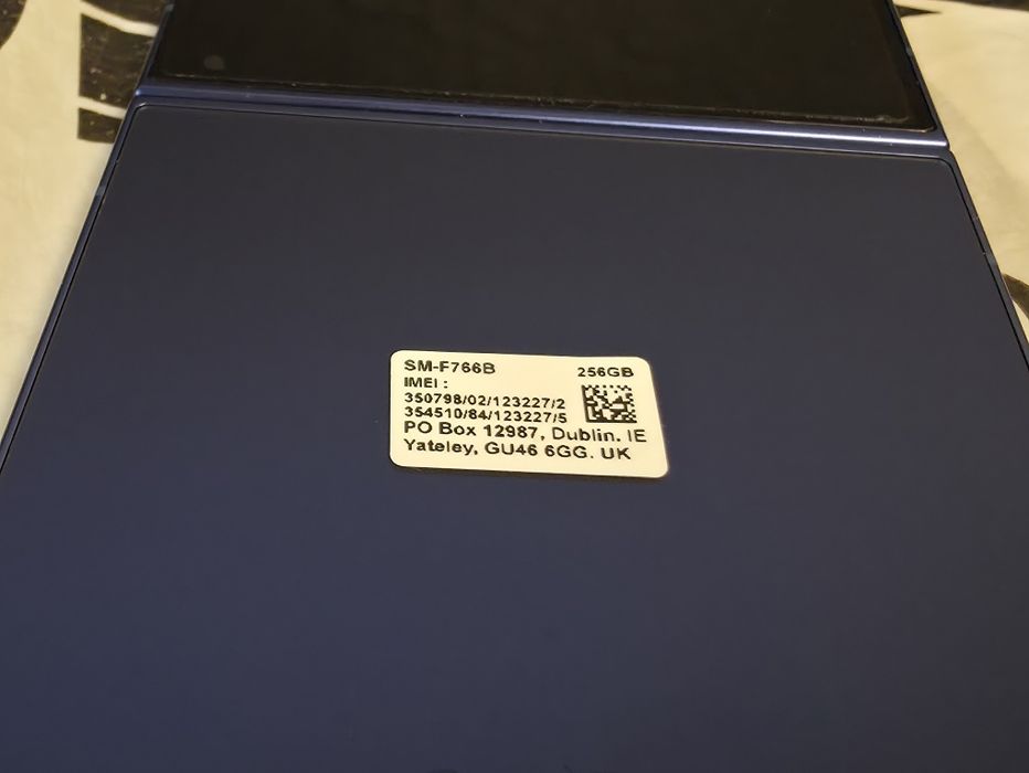 КАТО НОВ 256GB Samsung Z Flip 7 Гаранция от ЗОРА до 2027 Blue Shadow